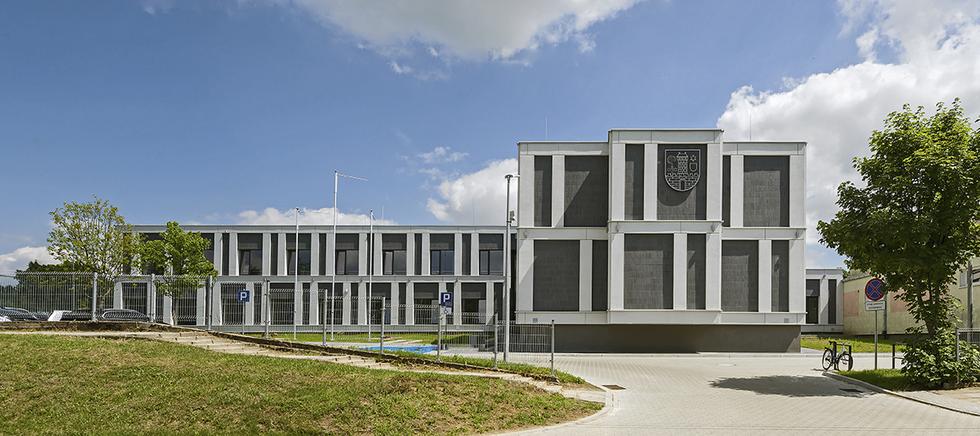 Dom Kultury i Urząd Gminy w Lubrzy